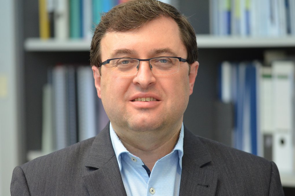 Image of Bernhard Roth