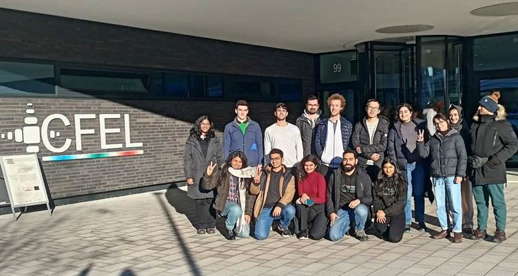 Besuch im Deutschen Elektronen-Synchrotron DESY Besuch im Deutschen Elektronen-Synchrotron DESY