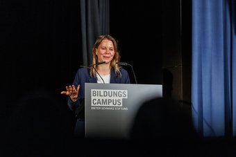 Representing the Dieter Schwarz Foundation, Miriam Biller joined in celebrating the graduates of the Max Planck Schools and reflected fondly on her own doctoral years. Representing the Dieter Schwarz Foundation, Miriam Biller joined in celebrating the graduates of the Max Planck Schools and reflected fondly on her own doctoral years.