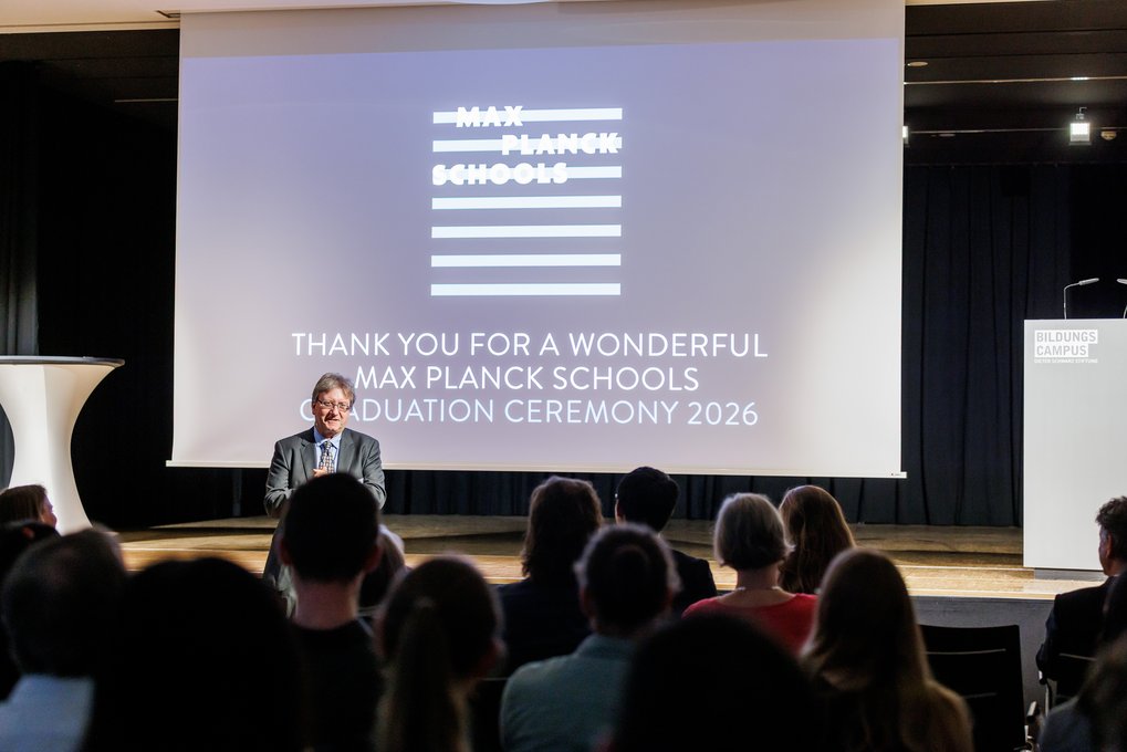 Dean Jan-Michael Rost once again warmly congratulated all alumni and thanked their families and friends for attending the ceremony and for supporting the graduates throughout what was undoubtedly a challenging PhD journey.